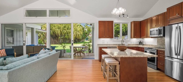 Modern Custom Poipu Kai Home with Lanai, AC, Near Beaches and Resort Amenities