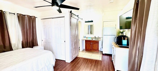 Mountain and ocean views -5 minutes from the PCC