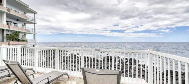 *NEW* Easy Oceanfront Kona Living Near Honl's Beach
