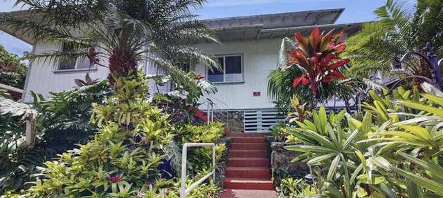 New Garden-Quiet Honolulu Guest House with Mountain Views