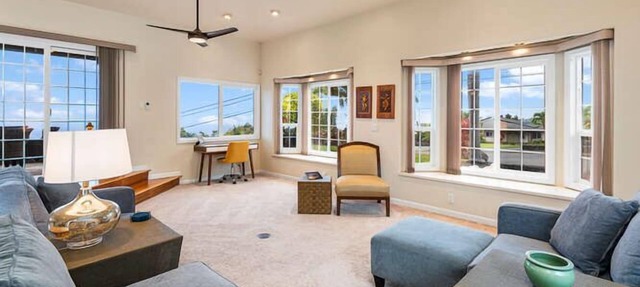 NEW LISTING - Authentic Hawaii Experience near shops