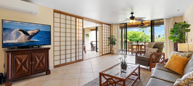NEW LISTING Beautiful Kailua Kona 2-bed 2-bath condo w/AC in at KKSRC by beach