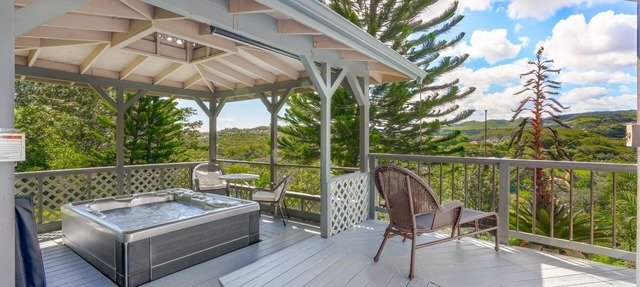 NEW! Queen w/Private Outdoor Gazebo Hot Tub Salt Water