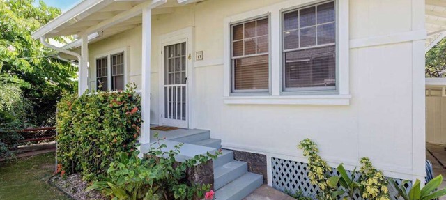 NEW Waikiki Cottage by the Beach, Zoo and Kapiolani Park | 30 Nights