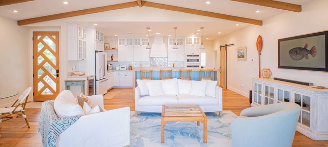 North Shore Luxury Beachfront w/Hot Tub, Firepit and A/C