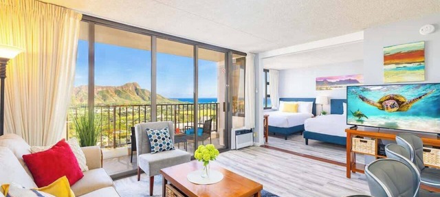 Ocean-view condo near Waikiki Beach