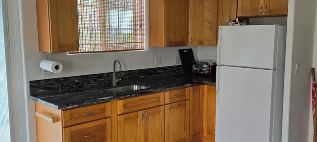 Ocean View Couple's Cottage with Fruit Orchard