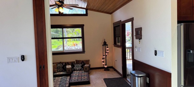Ocean View House with Balcony. Walking Distance to the beach