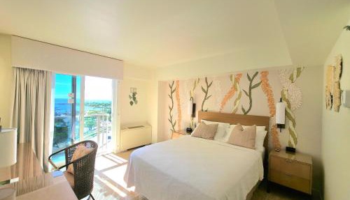 Ocean View Room at Ala Moana Hotel- Fees include