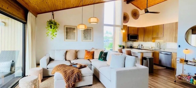 Ocean Views on the Golf Course! Hale Honua