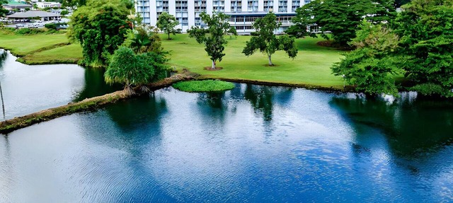Oceanfront 4BR, 2 Condos for 12 in Hilo, Hawaii!