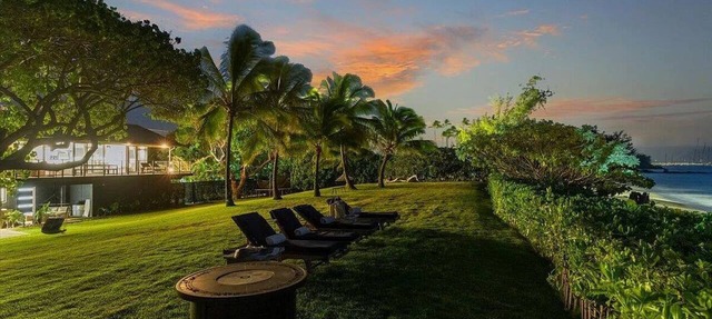Oceanfront 5-Bedroom Home with Direct Beach Access in Paia