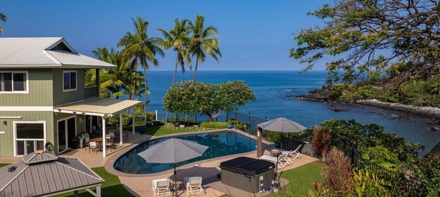 Oceanfront above He`eia Bay! Your own Family Friendly House and Cottage resort!