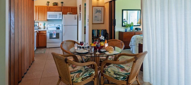 Oceanfront and updated, top floor, perfect for honeymoon
