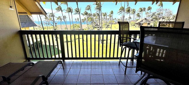 Oceanfront Condo w/Loft & Pool at Kepuhi Beach
