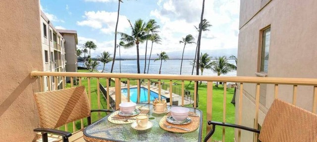 Oceanfront Maalaea Condo with Pool & Balcony - Walk to Dining