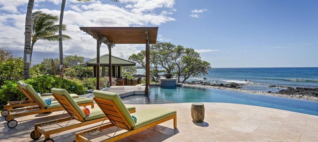 Oceanfront Pacific Sunset Villa: Pool, Hot Tub, Theater