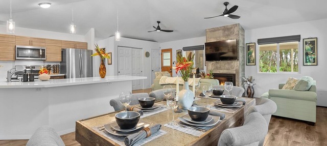 Ohia Lehua Hale-Hot Tub-Fireplace-Fire Table-3-Bed, 2-Bath Newly Renovated Home