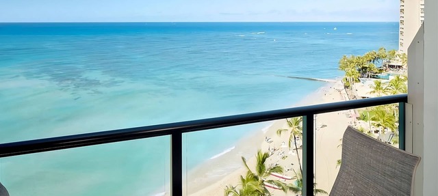 On Beautiful Waikiki Beach! Pool, Spa, 3 On-Site Restaurants, Water Activities