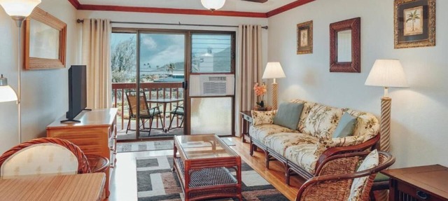 One Room w/Queen Bed | Direct Outdoor Pool Access | Near Wilcox Rd Beaches