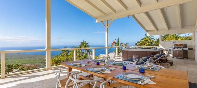 Panoramic Ocean View with Huge Covered Lanai & Hot Tub