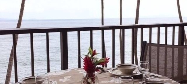 Paradise.Million Dollar View From Oceanfront Lanai!
