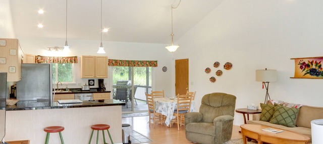 Paradise Park Vacation Rental ~ 4 Mi to Shoreline!