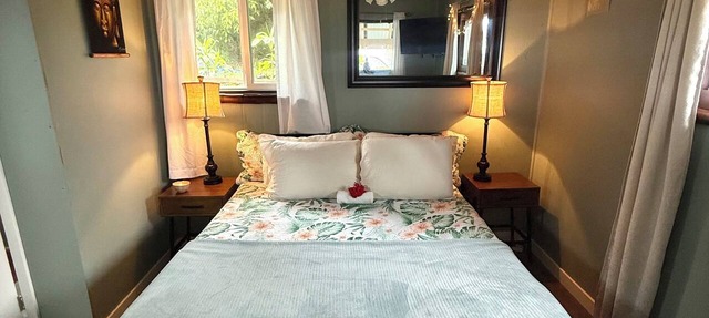 Peaceful, private studio overlooking the pacific Ocean.