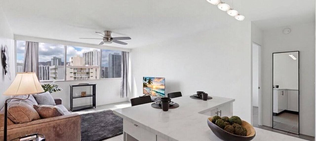 Penthouse Oasis+W/D | Free Parking | Pets | Beach