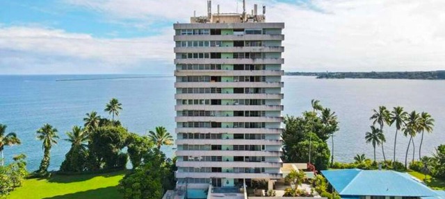 Penthouse Paradise 2 Bedroom Apartment on the water, overlooking Hilo Bay!