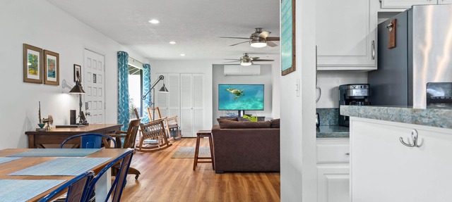 Perfect Family Beach House. Walk out gate to Amazing Beach.