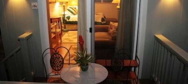 Plantation Style Studio & Courtyard Garden In Koloa