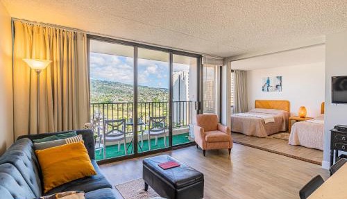 Pool & Jacuzzis, Free Parking, WiFi, AC, Comfy Beds, BBQ, and Great View