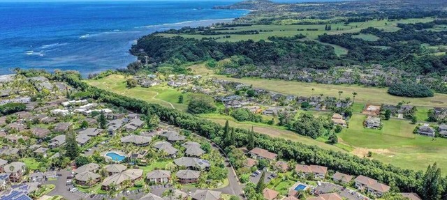 Princeville Duplex with Fast WiFi, AC, 2 Balconies & Pool