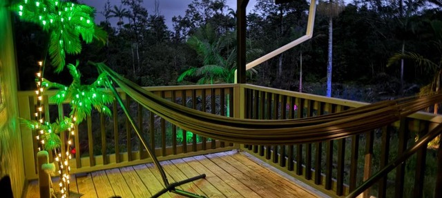 Private jungle retreat with AC and WiFi near Volcano