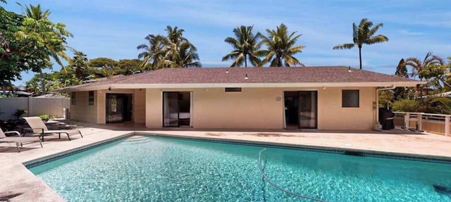 Private-Pool Kona Retreat with Screened Lanais
