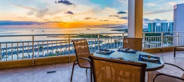 Professionally cleaned 26th Fl PH w/Spectacular Views! Very Rare 3bed/2bath