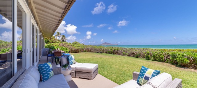 Pueohala: Spectacular Kailua Beachfront - updated Beach House