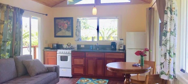 Puna Rainforest Hot Spring Retreat - Green Bamboo Cottage