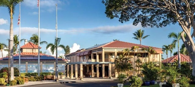 Relaxing resort in serene Kailua-Kona perfect for a weekend getaway.