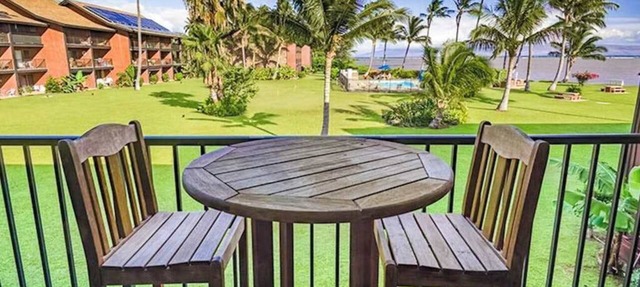Remodeled Molokai Condo with Ocean Views, WiFi, Pool & Grills