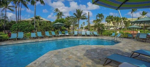 Renovated Oceanfront Lihue Condo with AC, Lanai & Pool