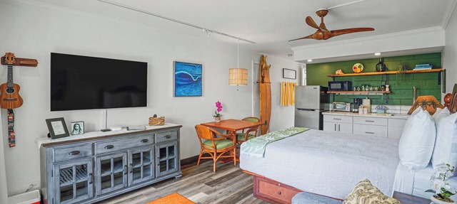 Renovated with AC at Islander on the Beach 134- Hidden Gem Ground Floor Steps Away to the Pool