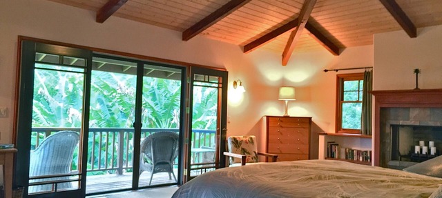 Riverside Tranquility in Paradise — 1/2 mile from the ocean (TVNC #1231)