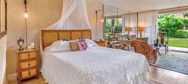 Romantic Retreat on Kaanapali Beach Impeccably Maintained Poolside Location