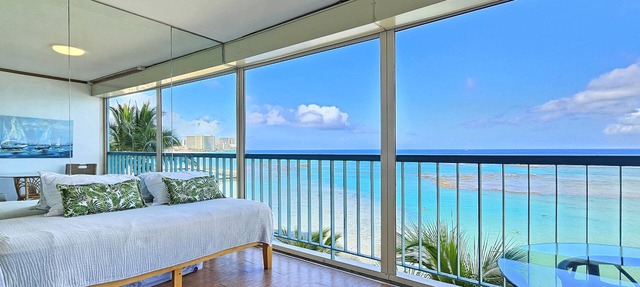 Sans Souci 303 ☘ Beachfront Studio Condo —Monthly Rental