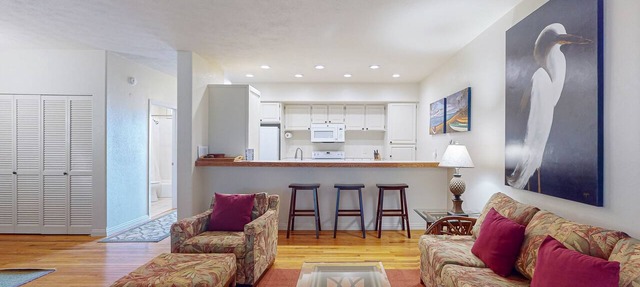 Secluded & Breezy Condo near the Ocean w/Free WiFi, Shared Outdoor Pool & Grills