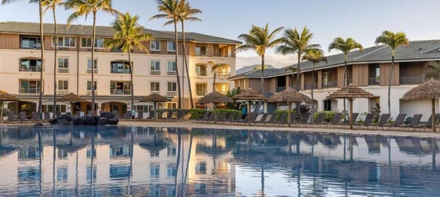 Spacious 2BR w/Kitchen, Pool & Family Perks
