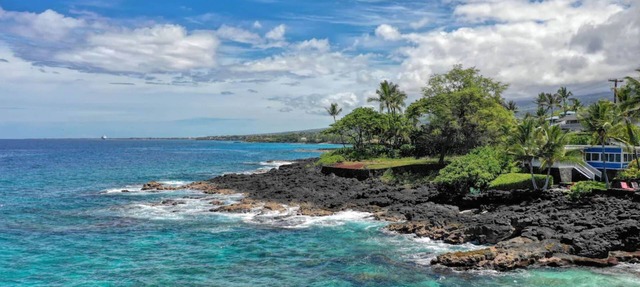 Spacious Kona oceanfront 6 bedrooms for 14!