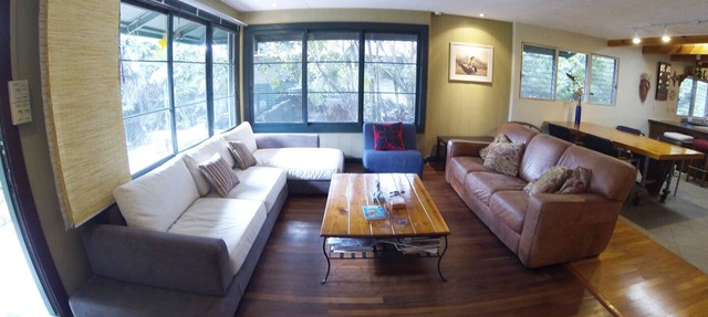 Sprawling Mid-Century Hawaiian Home with Swimming Pool + Spa + AC!